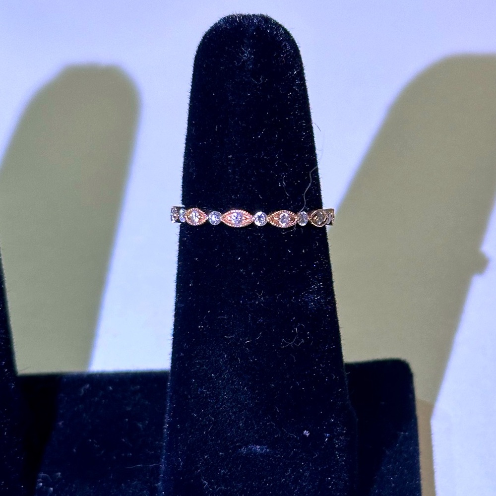 Henri Daussi R26-2 Rose Gold Bead Set Milgrain Diamond Band